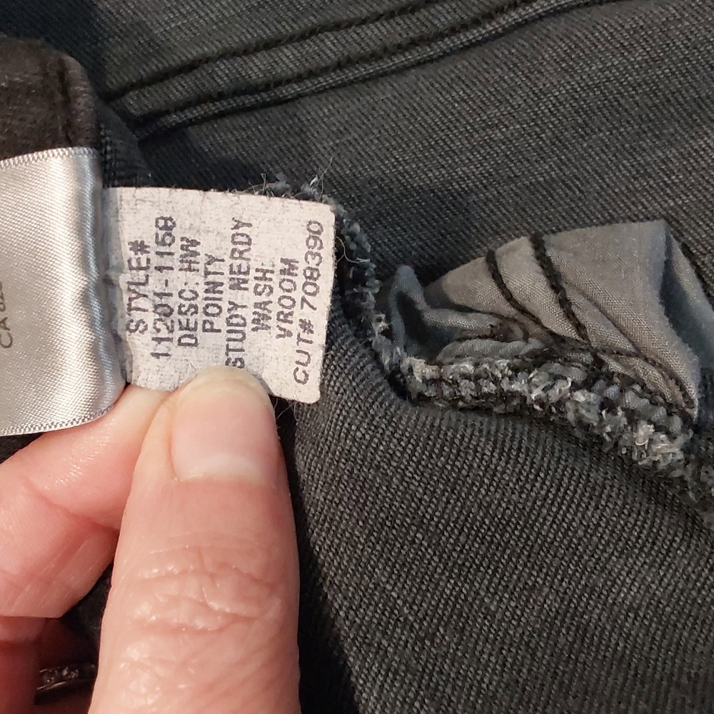 Mother High Waisted Pointy Study Nerdy jeans in black denim. Womens Size 33 - Picture 10 of 14